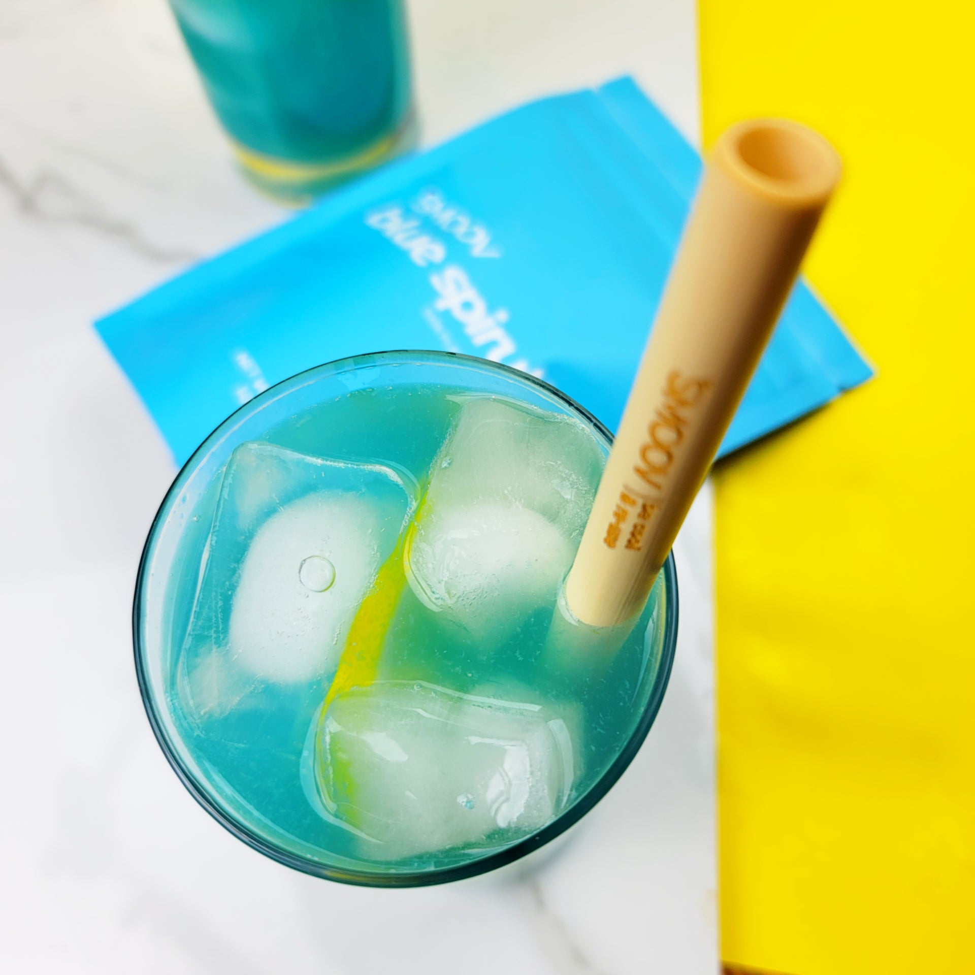 You won't believe the colour when you make it! Save this vibrant & refreshing mocktail recipe for a sunny afternoon!